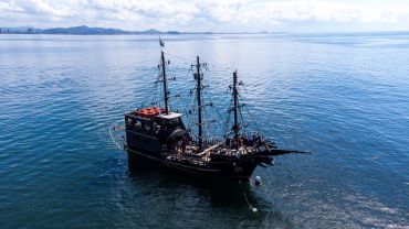 Passeio de Barco Pirata - Capitão Gato